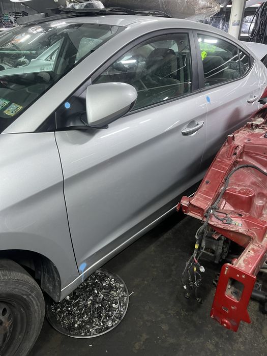 Даерь двери  Hyundai Elantra AD