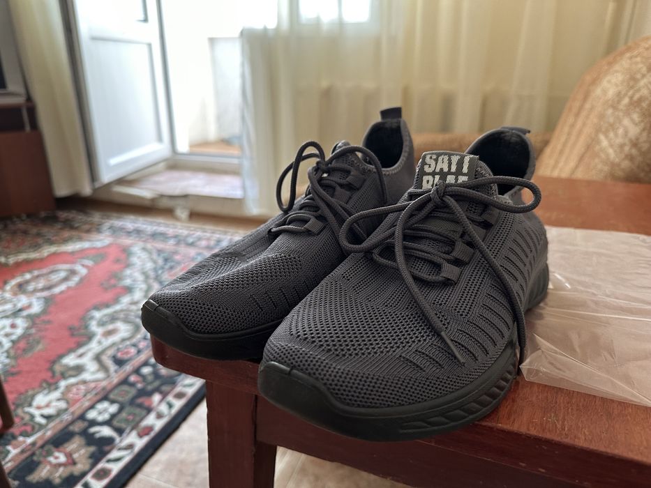 Продаются кроссовки