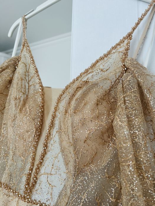 Официална рокля