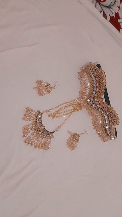 Tillaqoshlar qol ishi