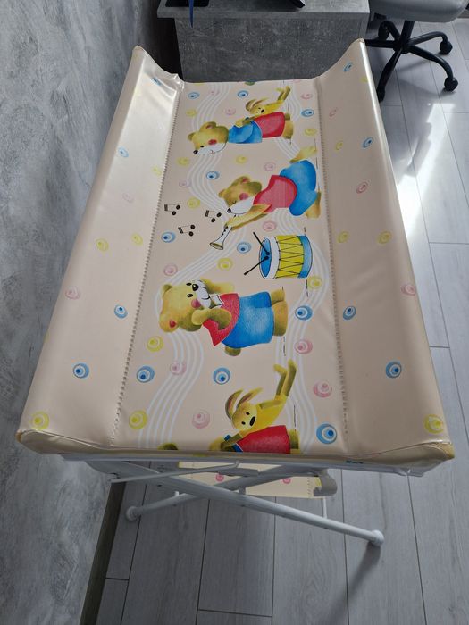 Masă de înfășat cu cădiţă 2 in 1