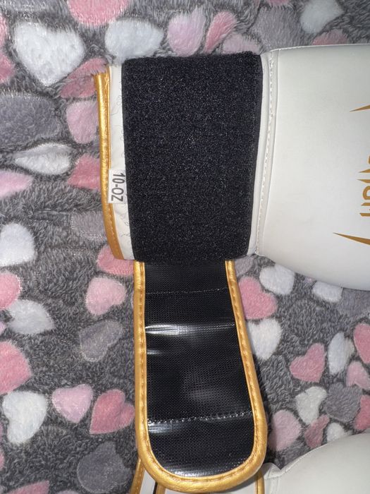 Боксерские перчатки