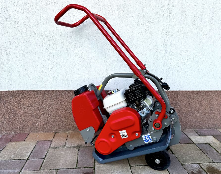Placa compactoare Altrad Belle PCU07, NOUA! Motor Honda GX120, 70kg!