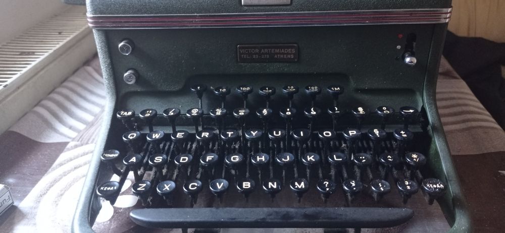 Halda mașina mecanica  de scris suedeză raritate