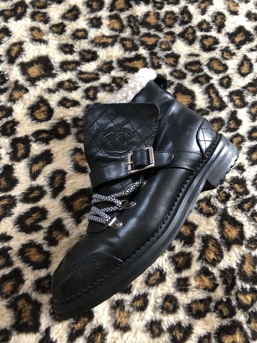 Дамски боти тип кубинки