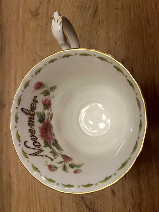 Чаша за чай/кафе Royal Albert January, November Flower of the Month
