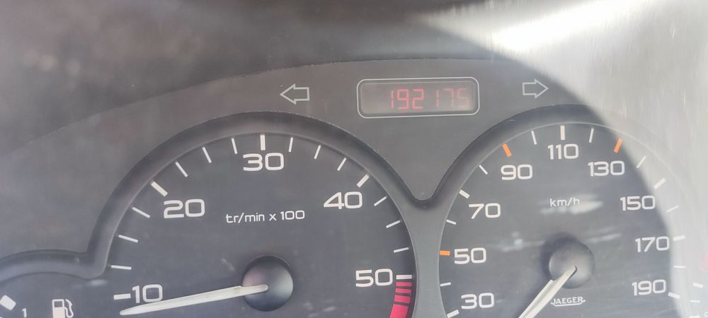 Peugeot 206 1.9D 1999 г. – ремонтиран мост и съединител