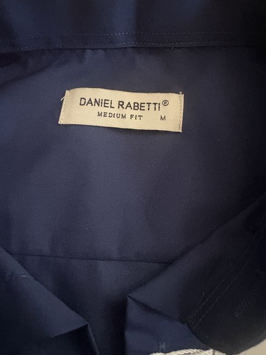 Синяя новая рубашка