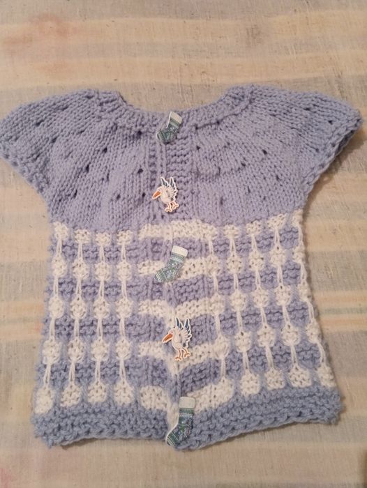 Продавам плетени терлички и елечета