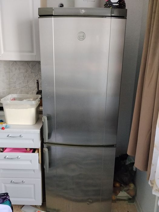 Холодильник б/у рабочии