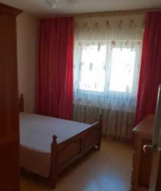 Дава се под наем Тристаен апартамент в Пловдив, Христо Смирненски - 91 кв.м за 255 € - Снимка #2