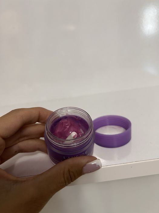 LANEIGE маска за устни