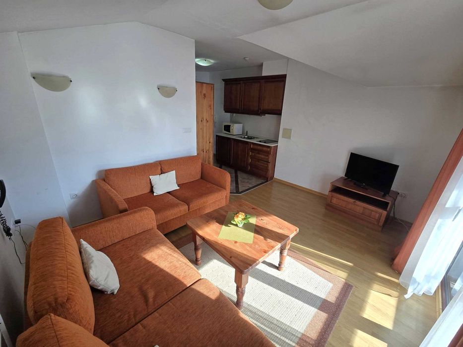 Tристаен апартамент с фронтална гледка към Пирин планина