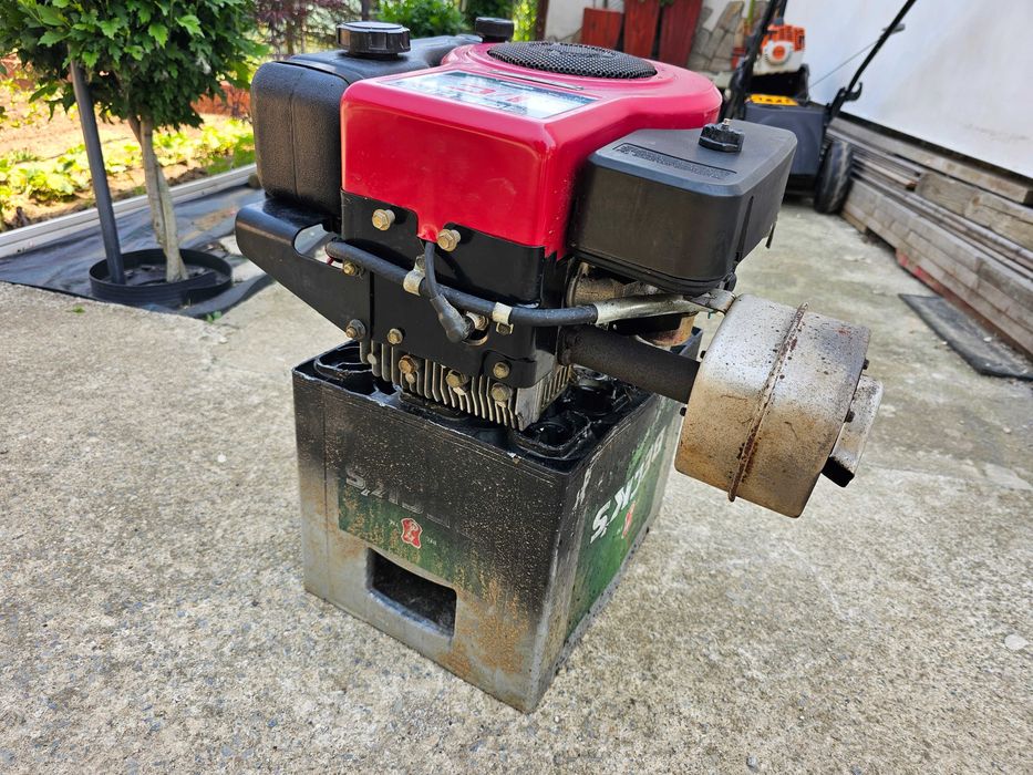 Тракторна Косачка/ДВИГАТЕЛ /КОМПЛЕКТ..Перфектен