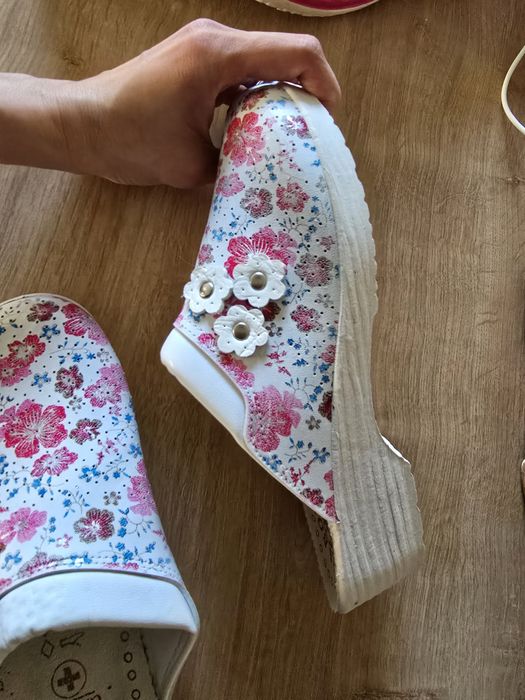 Saboti/ Papuci medicali marimea 39