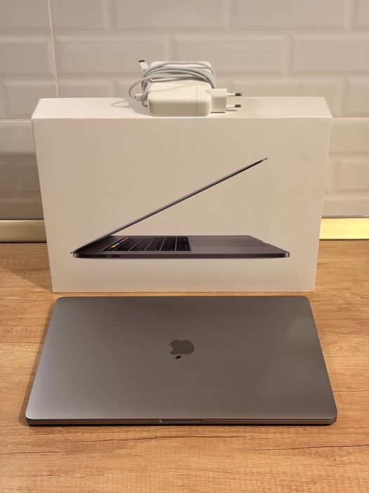 MacBook Pro 15 inch, Touch Bar, i9, 2.9 GHz, 16 GB, 512GB, Space Gray