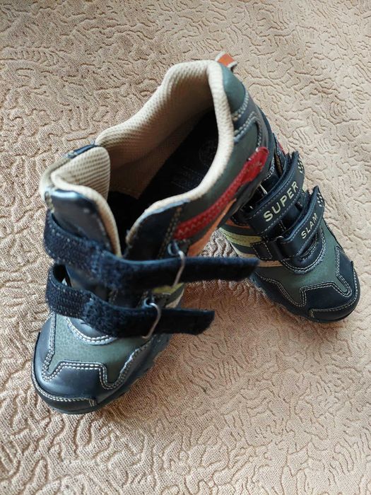 Затворени детски ОБУВКИ - за момЧе