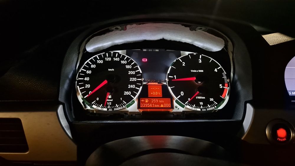 Schimb leduri Ceasuri bord Bmw montaj navigații