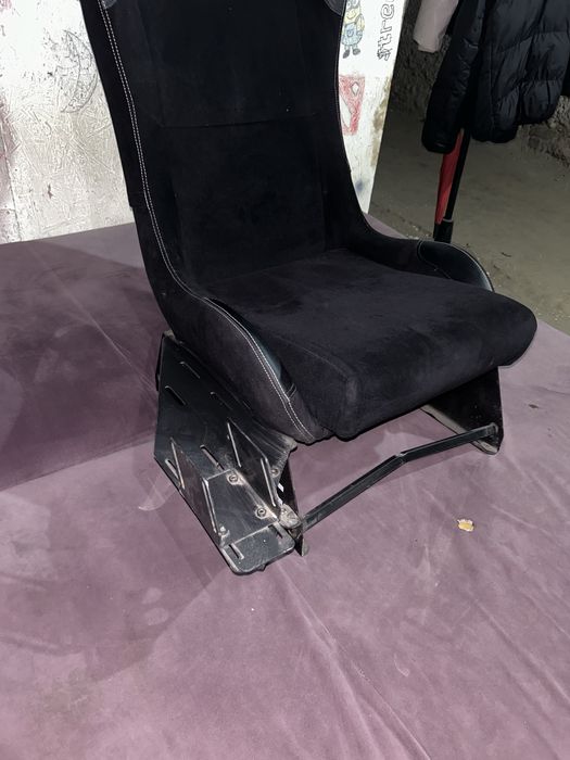 Кокпит Playseat Evolution Alcantara