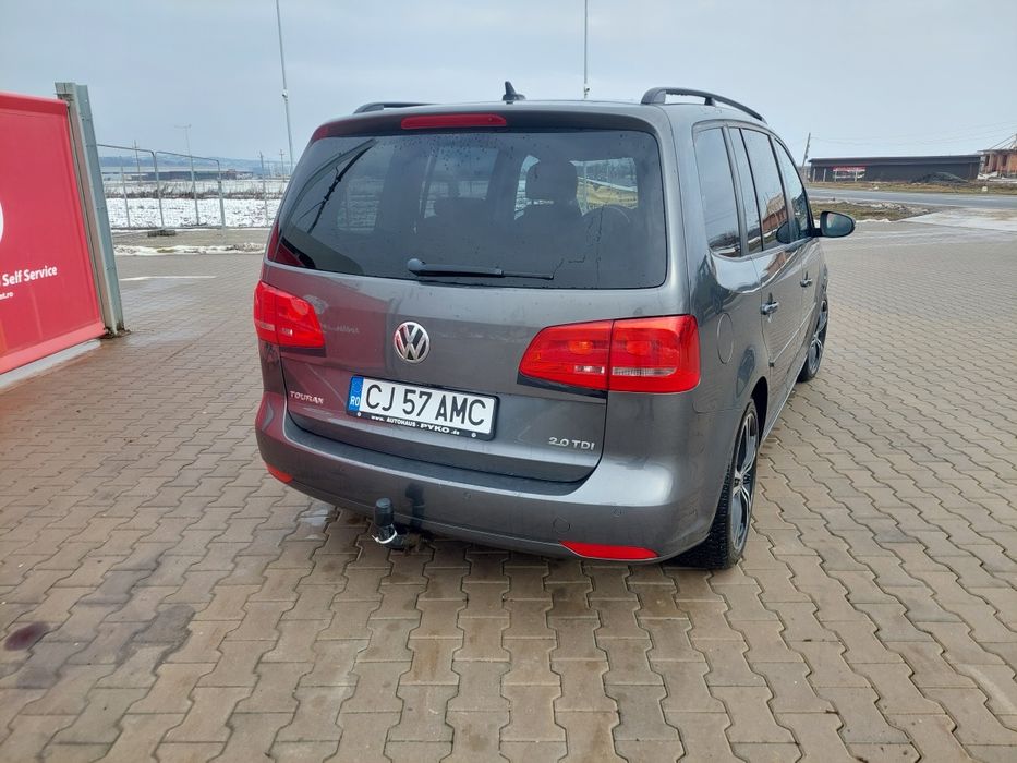 Vând vw touran 2013 model 7locuri