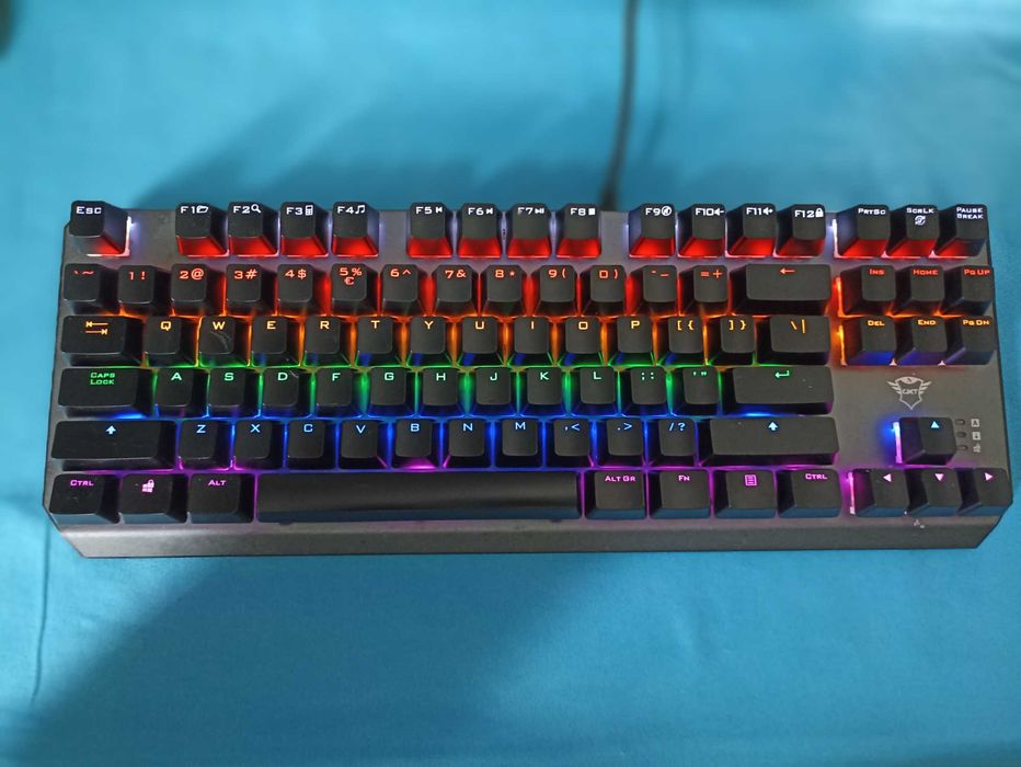 Механична RGB клавиатура TRUST GXT 834 Callaz TKL
