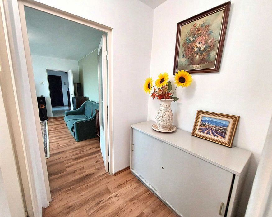 Vând apartament 2 camere cartier A. Vlaicu (zona Poetului)
