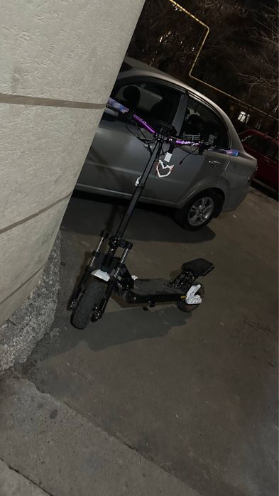 Продам электро самокат KuKirin m5 pro