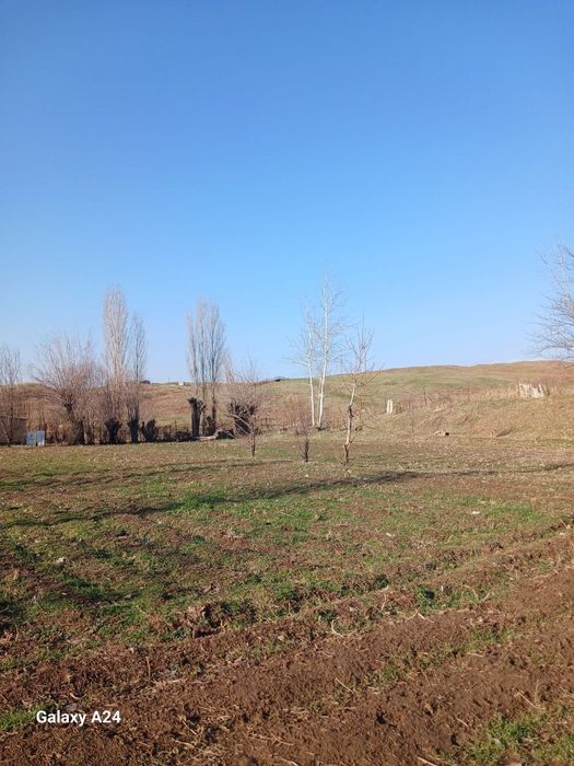 Ер участка сотилади срочно 10 сотх