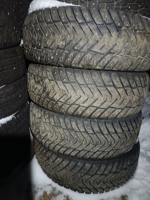 Yokohama 235 55 R20 комплект