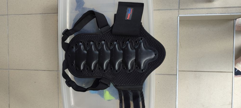 Детски протектор за гръб