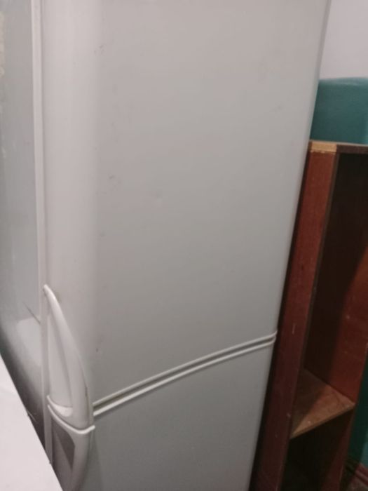 Холодильник большой