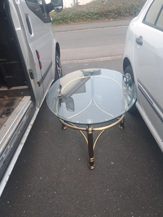 Vând Set Mobilier Sufragerie – Piele Naturală + Mese (Sticla/Bronz)