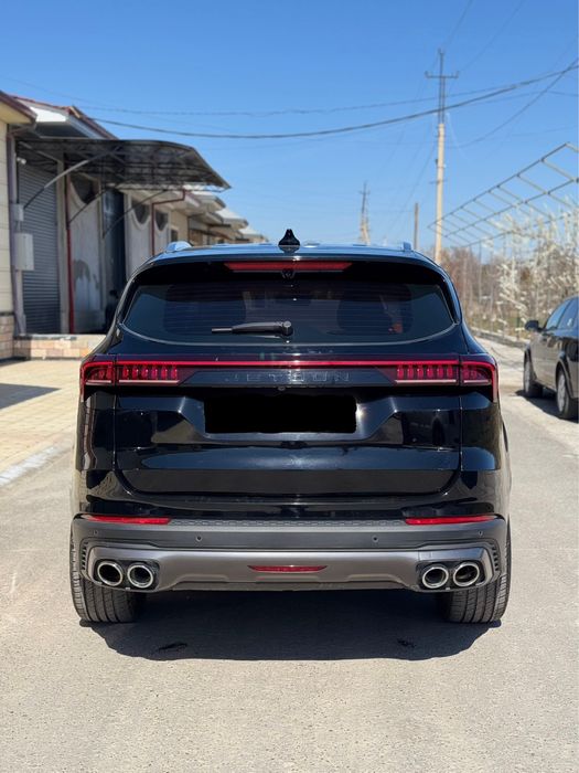 Jetour X70 plus срочна сотилади!