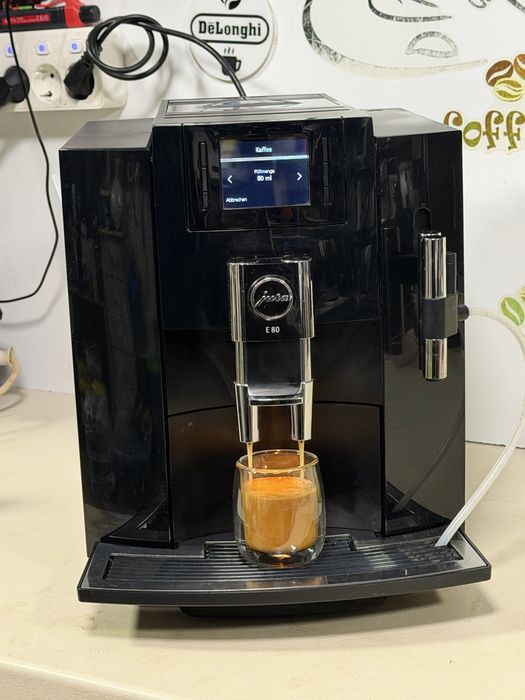 Кафемашина кафе автомат JURA E8 с гаранция