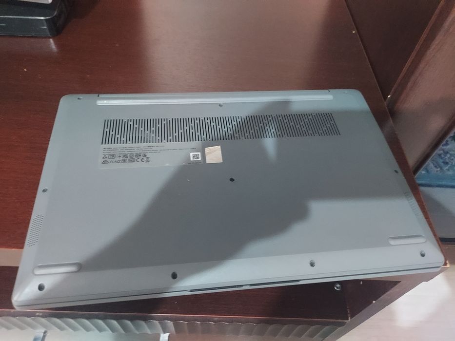 Ноутбук продам.Срочно