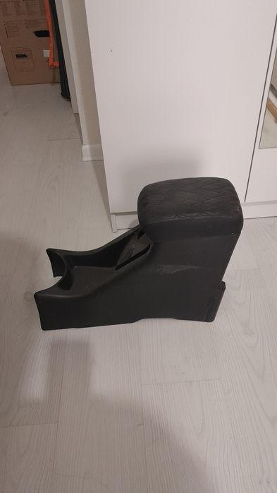 Подлокотник для авто