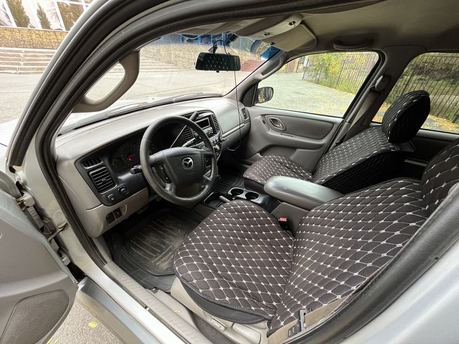 Продам Mazda tribute