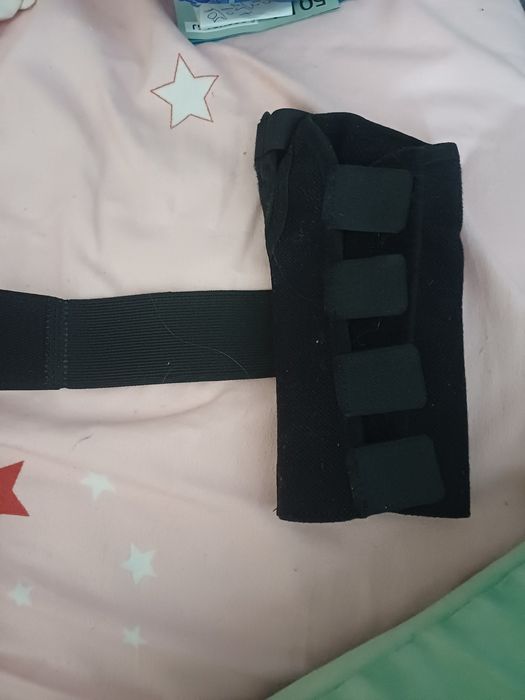 Orteza pentru mana dreapta