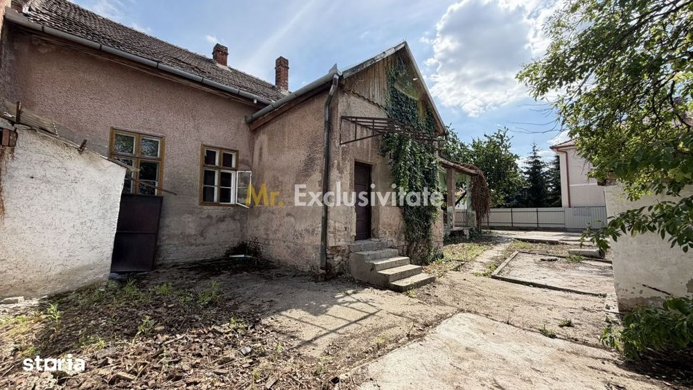 Casă de renovat cu teren 557 mp, central Str. Gh. Barițiu - Carei