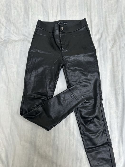 ZARA - кожен клин