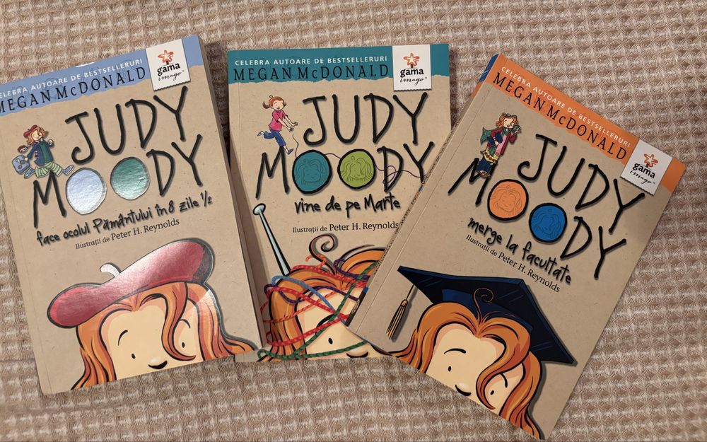 3. Set JUDY MOODY (3 volume) - Vine de pe Marte, face ocolul pământului și merge la facultate