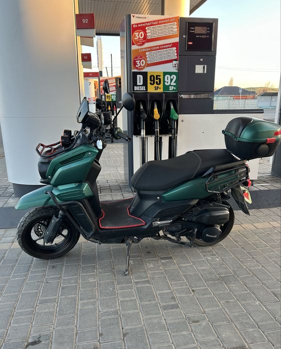 Танк Bennali 180куб мопед