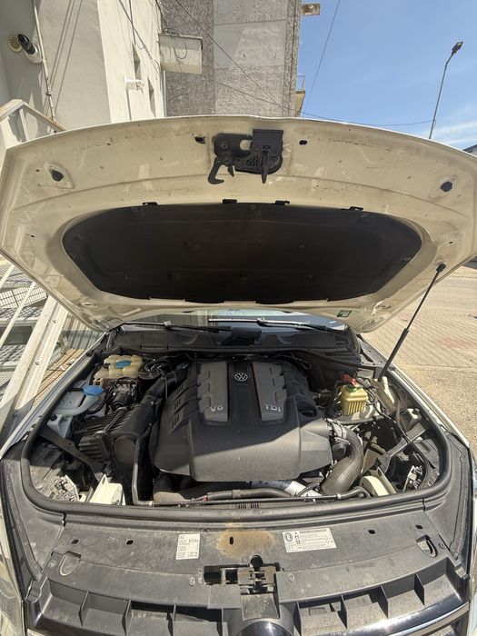 Volkswagen Touareg 3.0 TDI V6 204CP