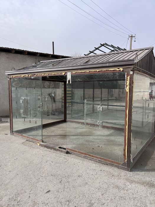 Таер шишадан курилган будка сотилади