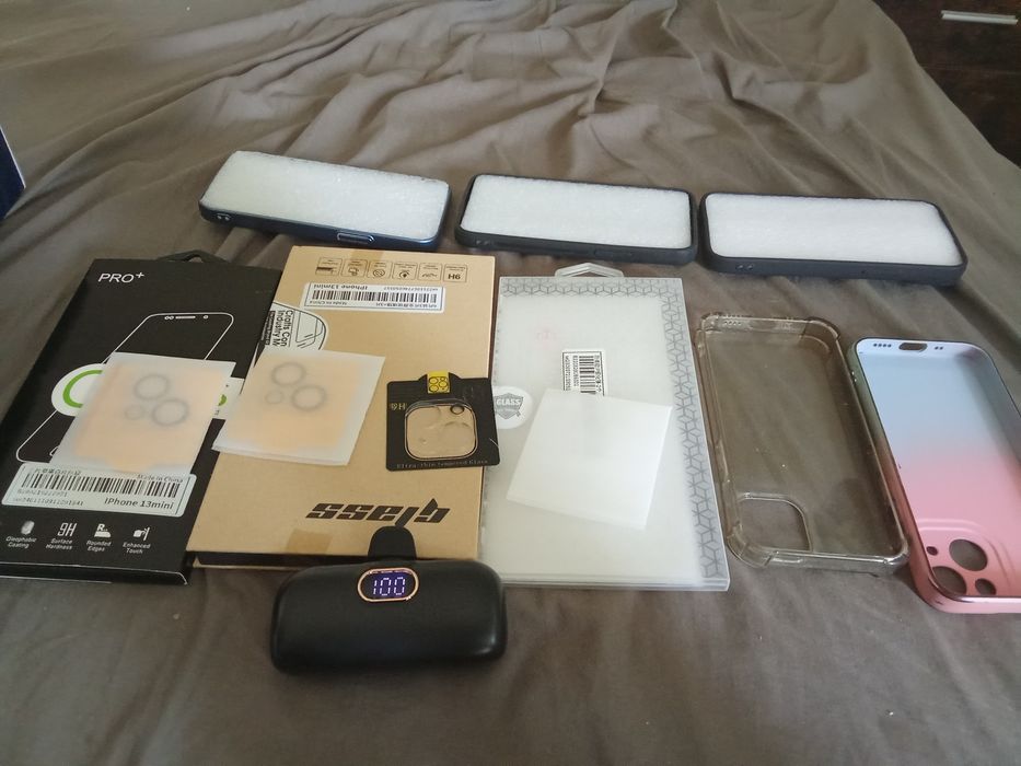 Accesorii pentru iPhone 13 mini