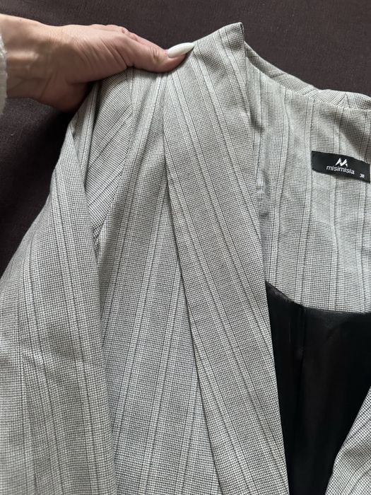 Тонкий пиджак на весну