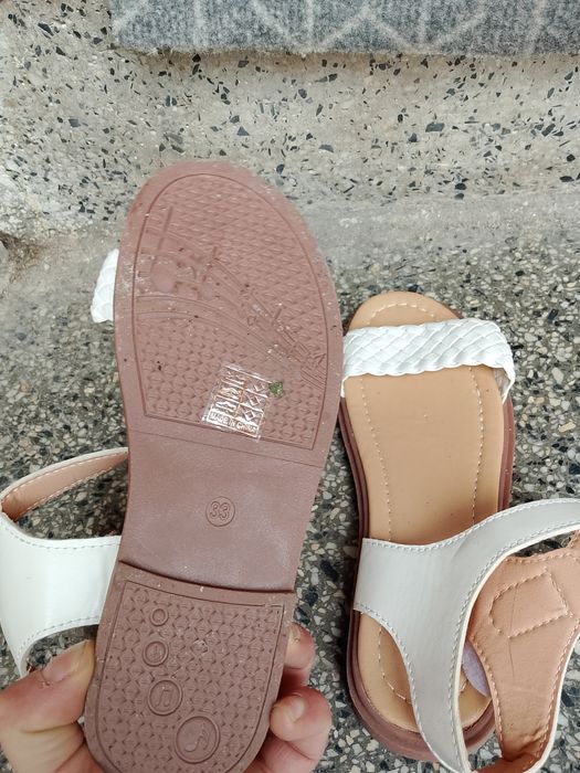 Продавам обувки за момиче различни размери