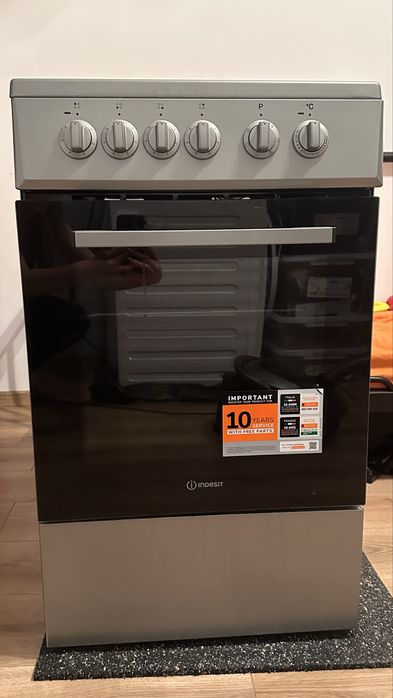 Печка INDESIT в гаранция