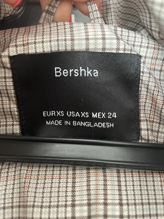Дамско яке BERSHKA