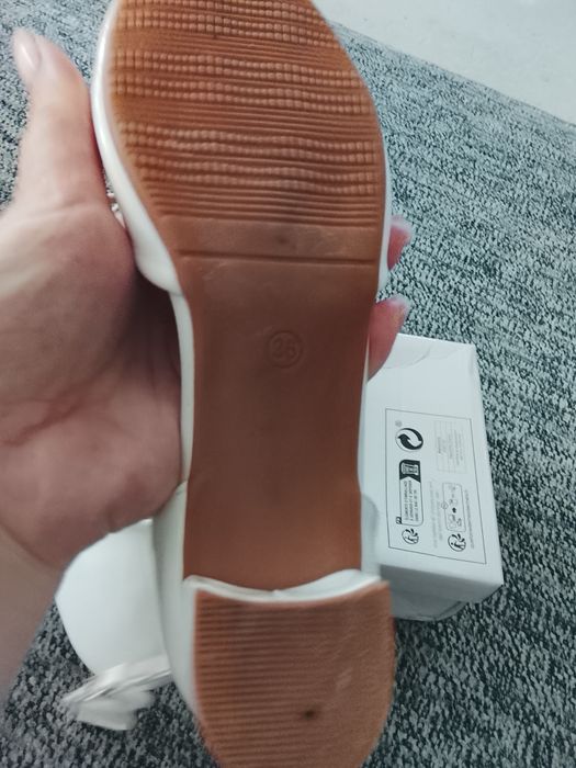 Pantofi eleganti fetite